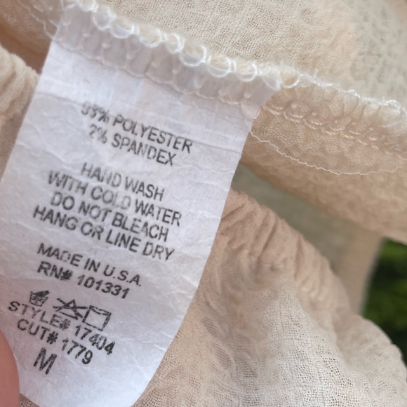 Flowy short sleeve sheer top! - Picture 6 of 6